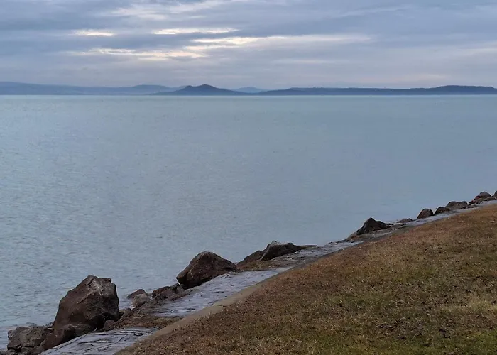 בית נופש Offline בלטונוסוד